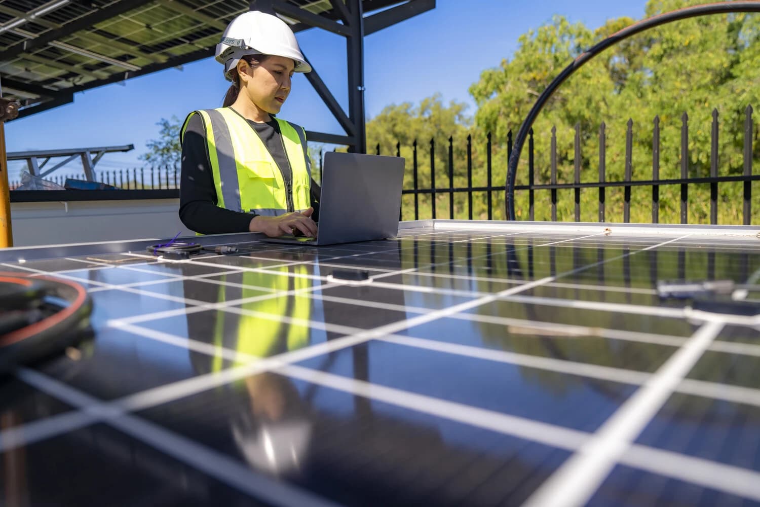 Arizona home using battery backup during a monsoon outage
